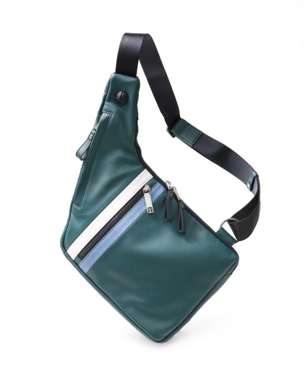 フィット レザーショルダーバッグ B5