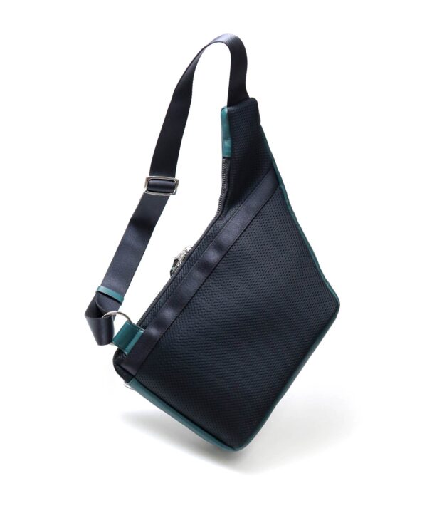 フィット レザーショルダーバッグ B5