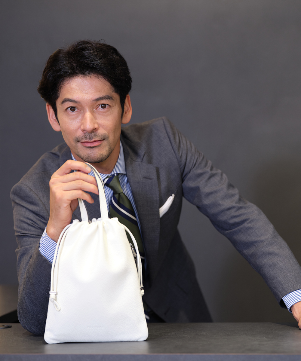 おじフェスとFUJITAKAのレザーバッグのコラボレーション