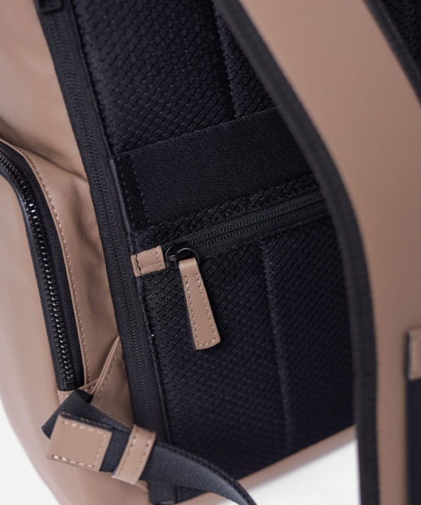 リュック レザー 牛革 A4 iPad収納対応 セットアップ対応 メンズ FUJITAKA トープ