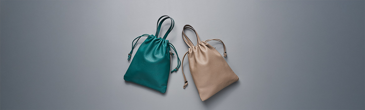 植物由来の再生資源を使用したウルトラスエードのトートバッグ